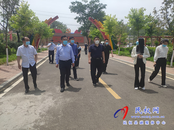 市人大常委會民族僑務(wù)外事工作委員會主任程向前到民調(diào)研