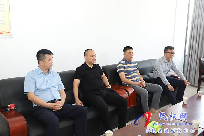 縣委書記張團結(jié)會見來民客商