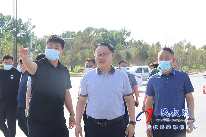 縣委副書記栗團結督導民睢路綜合整治工作