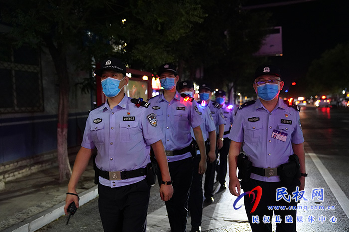 縣領(lǐng)導(dǎo)賈濤督導(dǎo)“消夏報警點”巡邏執(zhí)勤及社會面防控工作