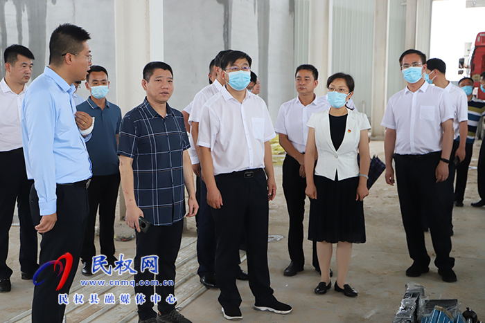 縣委書記張團結(jié)調(diào)研“三個一批”項目建設情況