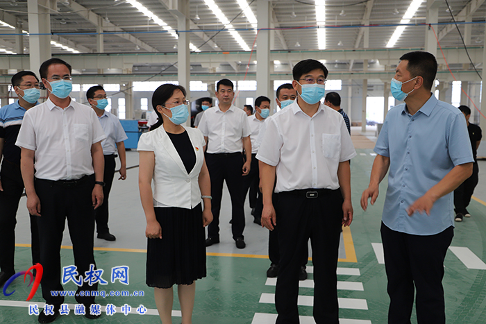 縣委書記張團結(jié)調(diào)研“三個一批”項目建設情況