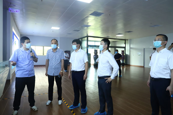 中信銀行鄭州分行副行長馬占軍一行到民調(diào)研縣域經(jīng)濟(jì)發(fā)展及網(wǎng)點(diǎn)建設(shè)工作