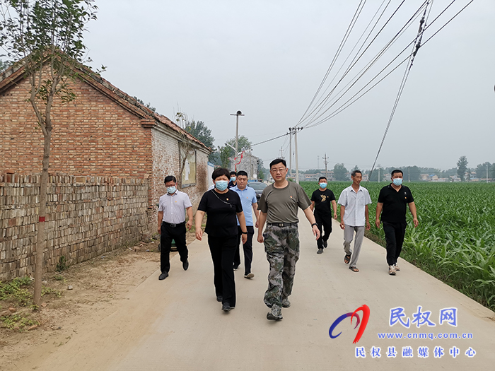 縣人武部政委潘俊琦到王莊寨鎮(zhèn)調研軟弱渙散黨組織整頓和“五星”支部創(chuàng)建工作