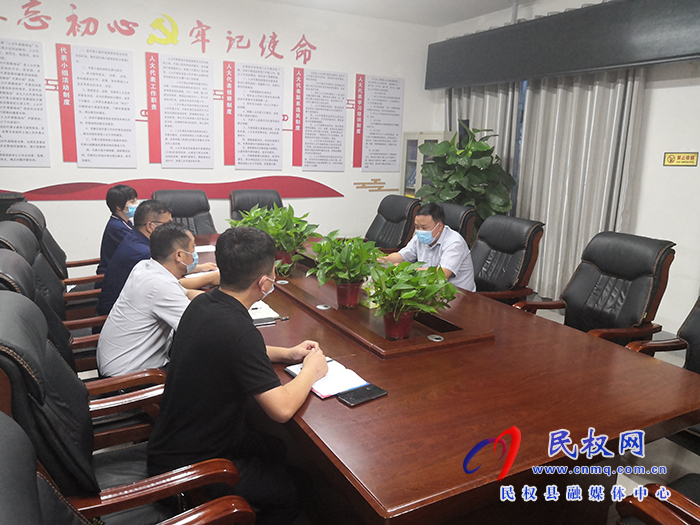 副縣長(zhǎng)李衛(wèi)政到褚廟鄉(xiāng)督導(dǎo)疫情防控工作