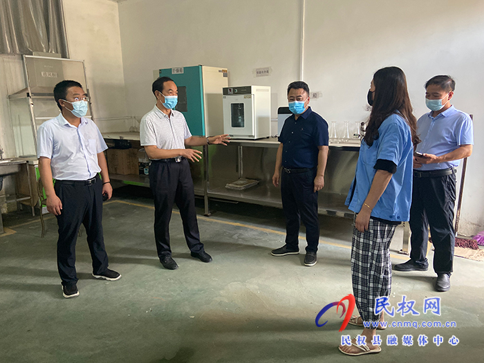 縣領導韓德勇到龍?zhí)伶?zhèn)工業(yè)企業(yè)調研疫情防控工作