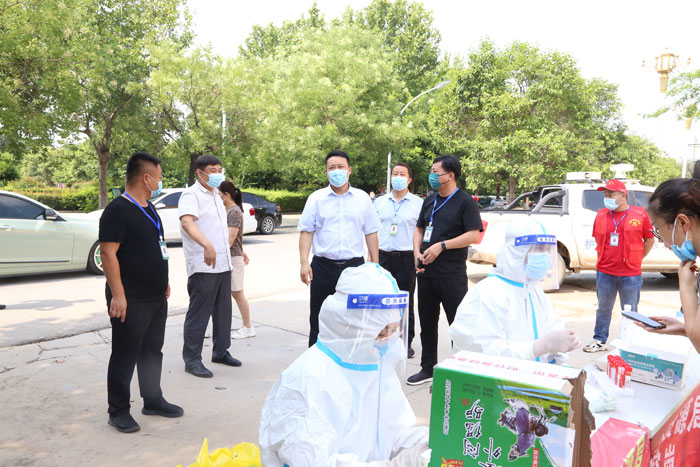 縣委常委、組織部長王義彬督導(dǎo)疫情防控工作