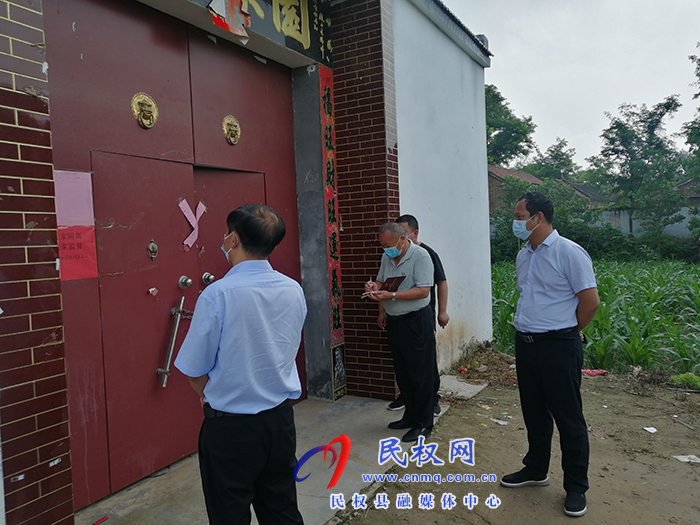 縣總工會主席瞿志君到白云寺鎮(zhèn)督導(dǎo)疫情防控工作