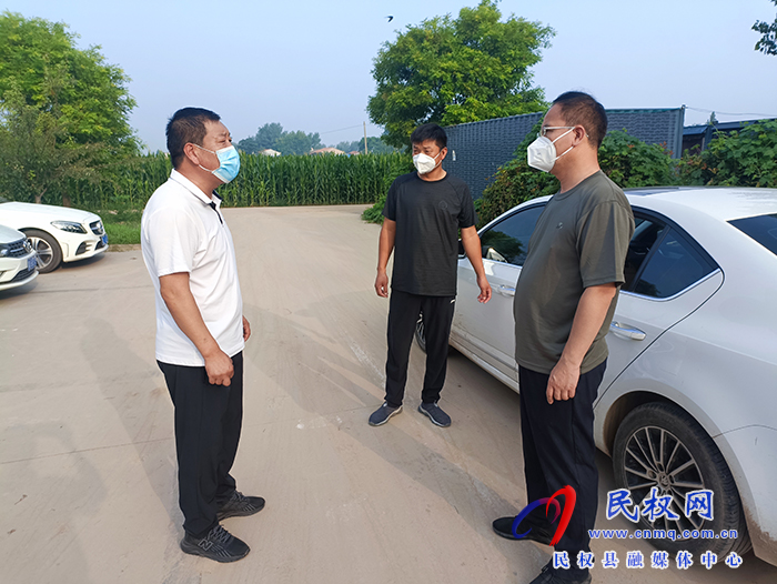 縣委常委、常務副縣長王景義查看核酸檢測和社會面管控工作