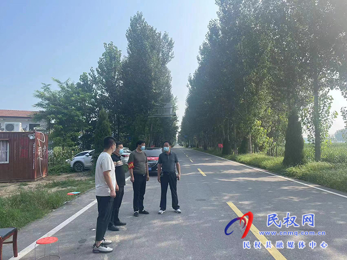 縣領(lǐng)導(dǎo)陳進(jìn)領(lǐng)到莊子鎮(zhèn)督導(dǎo)疫情防控工作