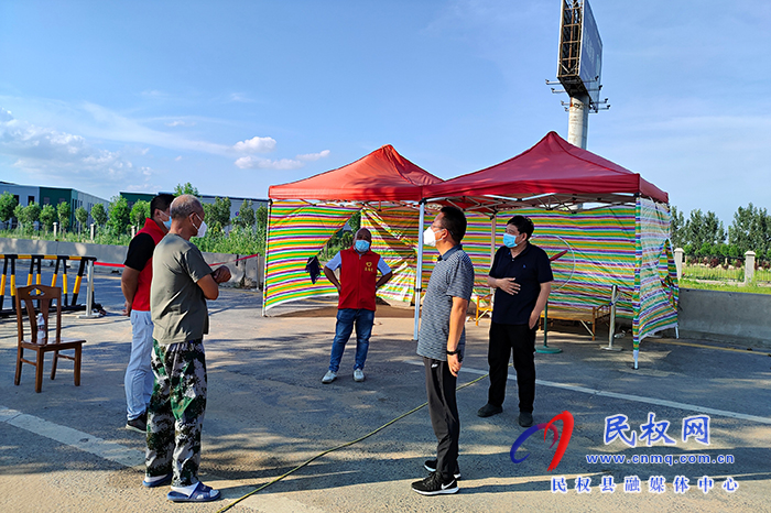 縣領導陳進領到雙塔鎮(zhèn)督導檢查疫情防控工作