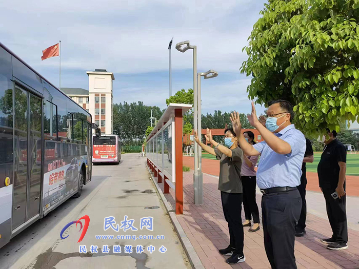 我縣歡送援民醫(yī)務(wù)人員：風(fēng)雨同舟、感謝有您