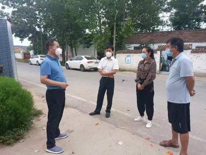 縣委常委、常務副縣長王景義在北關(guān)鎮(zhèn)督導疫情防控社會面管控和消殺工作