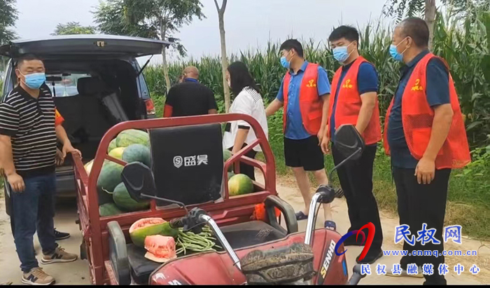 民權(quán)縣花園鄉(xiāng)：為滯銷西瓜找銷路