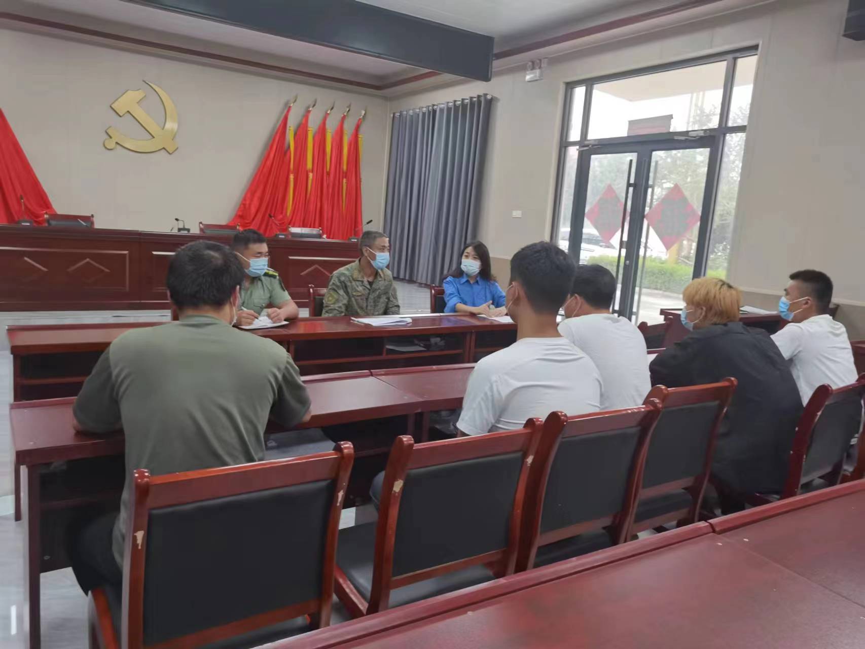 縣委常委、武裝部長熊四香到雙塔鎮(zhèn)調(diào)研大學(xué)生征兵報名情況