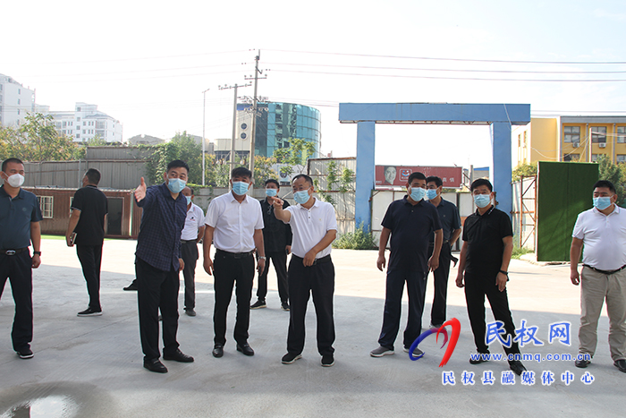 縣政協(xié)主席周明河實(shí)地督導(dǎo)問題樓盤化解處置工作