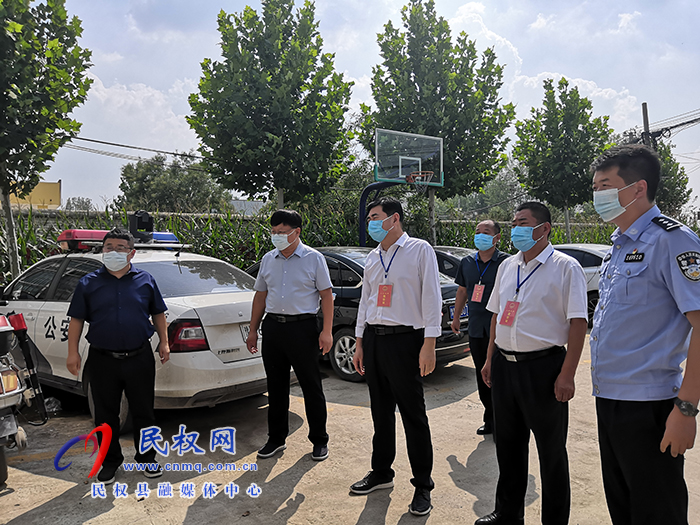 縣人大常委會副主任薛坤到褚廟鄉(xiāng)督查疫情常態(tài)化防控工作