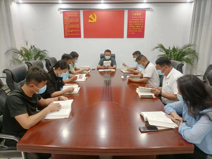 人和鎮(zhèn)黨委理論學(xué)習(xí)中心組深入學(xué)習(xí)《習(xí)近平談治國理政》第四卷