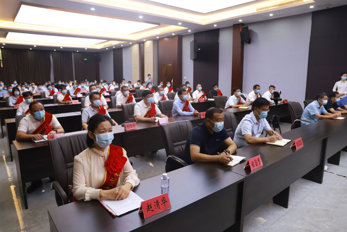 民權(quán)縣慶祝第38個(gè)教師節(jié)暨教育體育工作表彰大會(huì)舉行