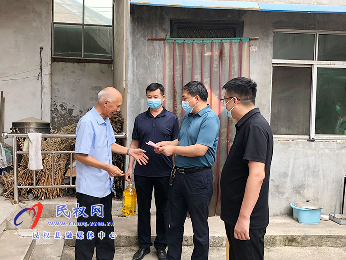民權(quán)縣水務(wù)公司開展“我們的節(jié)日--中秋節(jié)”關(guān)愛(ài)空巢老人志愿服務(wù)活動(dòng)