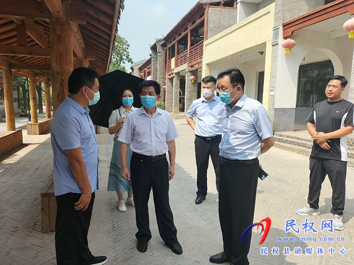 商丘市文化廣電和旅游局黨組成員、副局長董健到我縣調(diào)研市級白名單企業(yè)運營情況