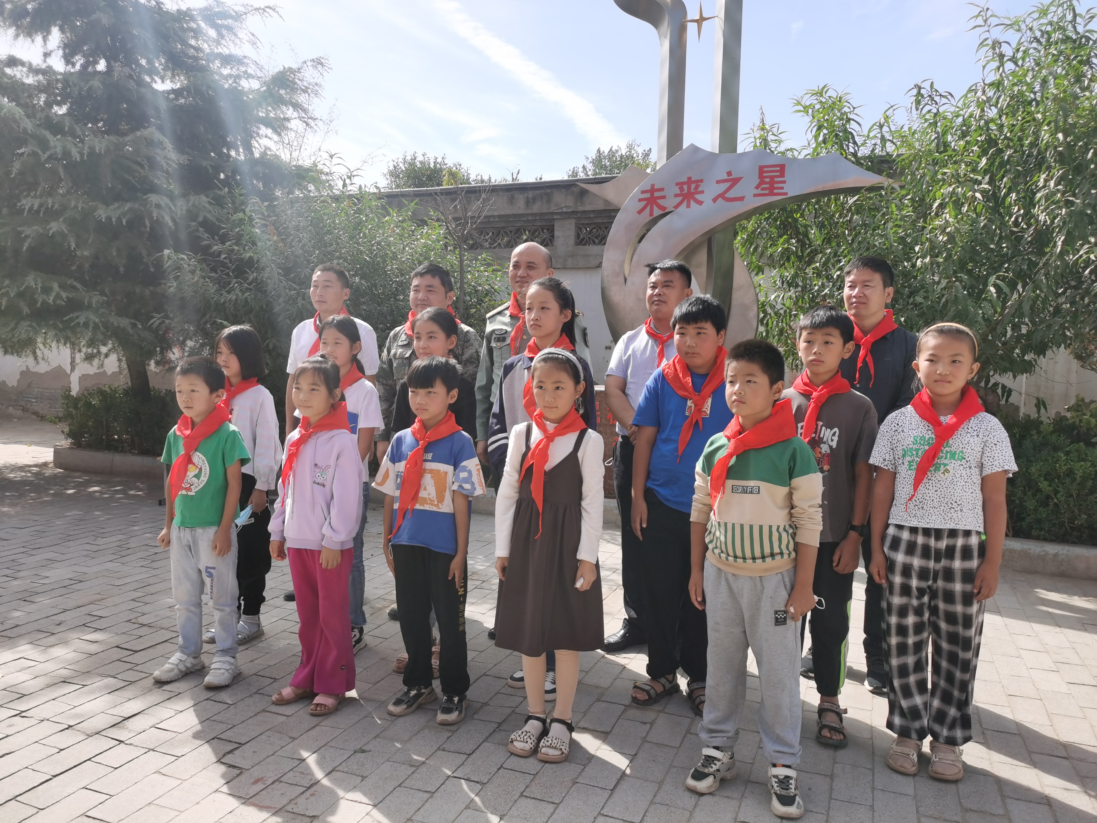 民權(quán)縣人武部開展捐資助學(xué)活動(dòng)