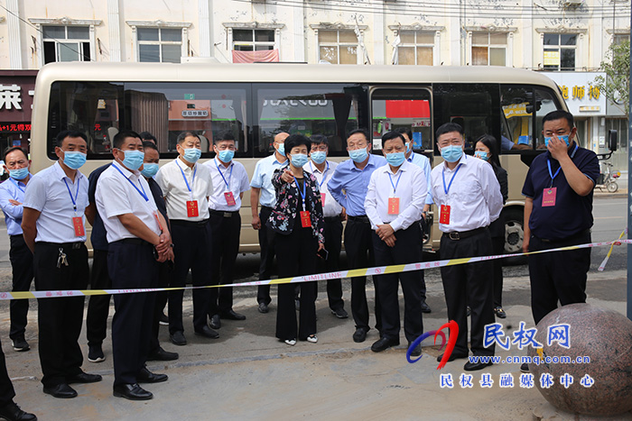 人大代表、政協(xié)委員視察“全國文明城市”創(chuàng)建工作