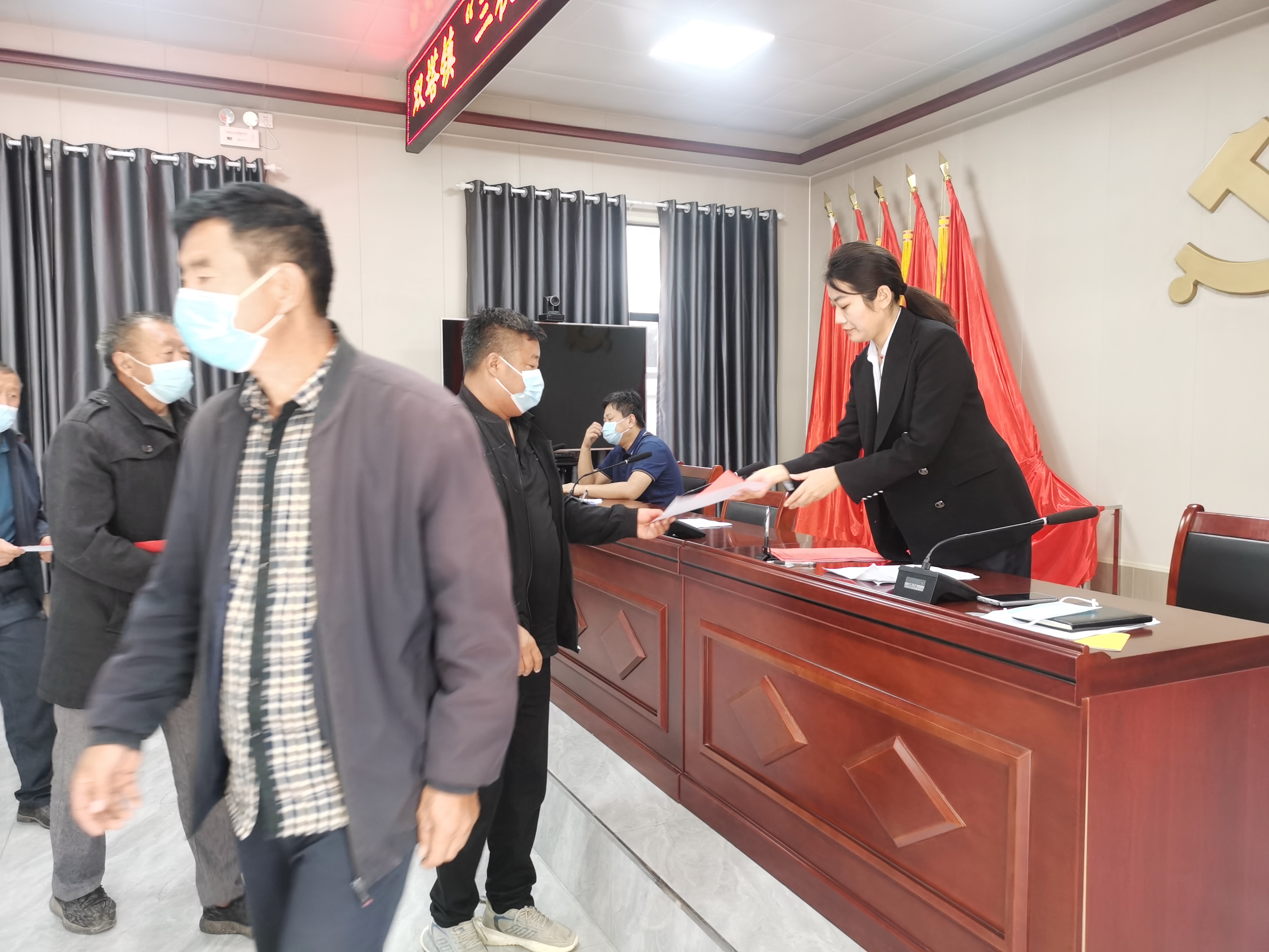 雙塔鎮(zhèn)召開“三秋”秸稈禁燒暨綜合利用工作動(dòng)員會(huì)
