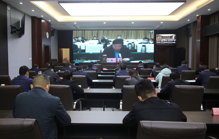 我縣組織收聽收看全省深入推進(jìn)農(nóng)村戶廁問題摸排改回頭看暨農(nóng)村人居環(huán)境集中整治行動電視電話會議