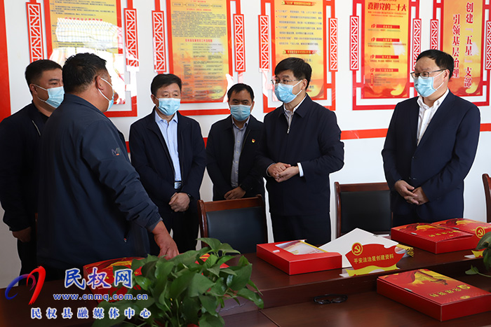縣委書記張團(tuán)結(jié)調(diào)研鞏固脫貧攻堅(jiān)成果及“五星”支部創(chuàng)建、三秋生產(chǎn)、信訪穩(wěn)定等工作