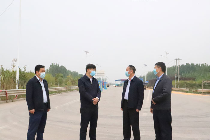 縣委書記張團結暗訪督導信訪維穩(wěn)和常態(tài)化疫情防控工作