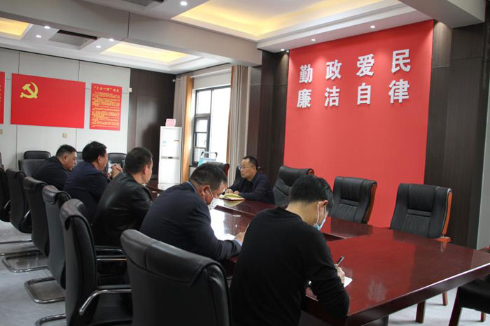 縣政協(xié)主席周明河到綠洲街道辦事處督導(dǎo)信訪維穩(wěn)、疫情防控、安全生產(chǎn)等工作