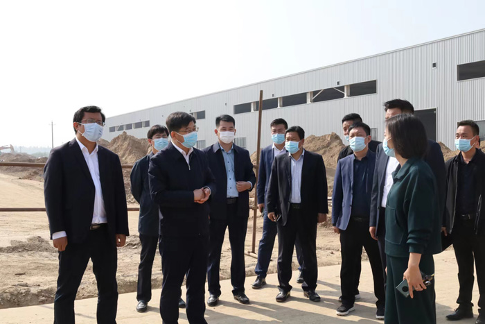 縣委書記張團(tuán)結(jié)調(diào)研重點項目建設(shè)工作