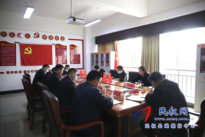 縣委副書記、縣長(zhǎng)王靜嫻調(diào)研人社工作