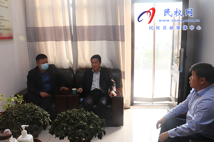 縣委常委、縣委辦公室主任吳杰到野崗鎮(zhèn)指導全民核酸檢測及鞏固拓展脫貧成果工作