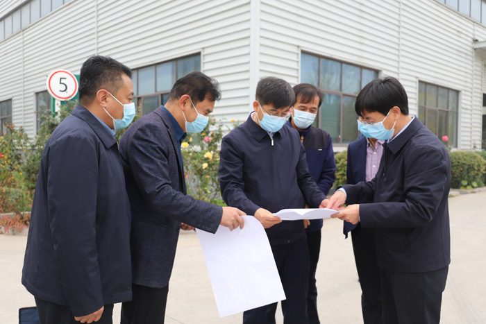 縣委書記張團(tuán)結(jié)深入部分企業(yè)開展“企業(yè)服務(wù)日”活動(dòng)