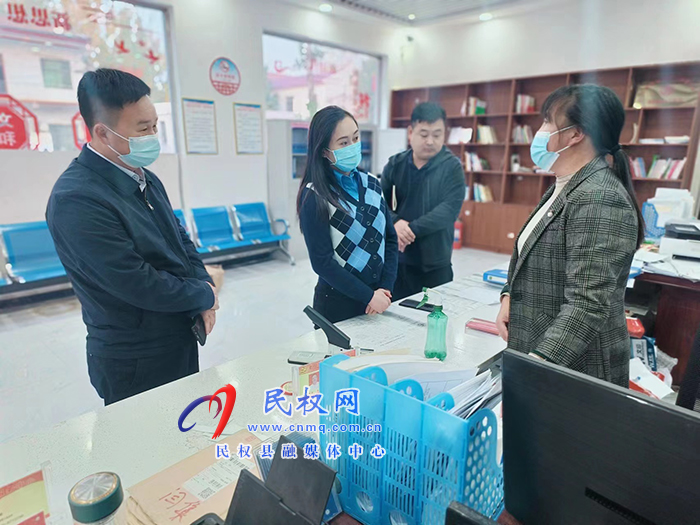 副縣長朱琳到老顏集鄉(xiāng)督導(dǎo)脫貧攻堅(jiān)后評(píng)估、疫情防控、保障重點(diǎn)企業(yè)用工等工作