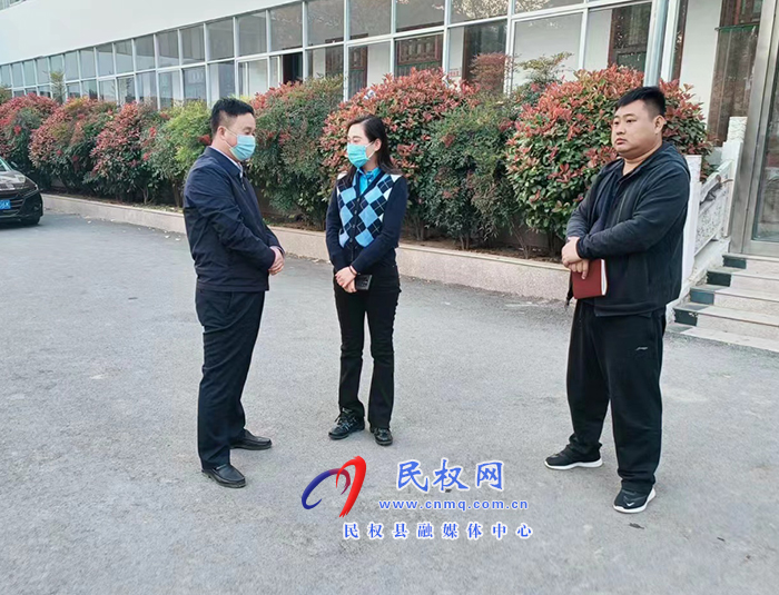 副縣長朱琳到老顏集鄉(xiāng)督導(dǎo)脫貧攻堅(jiān)后評(píng)估、疫情防控、保障重點(diǎn)企業(yè)用工等工作