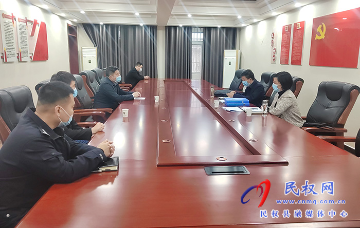 縣委常委、政法委書記陳鴻志到王莊寨鎮(zhèn)暗訪督導(dǎo)信訪維穩(wěn)、“三零”創(chuàng)建等工作