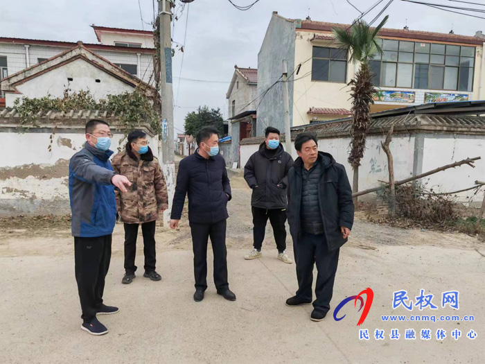 縣人大常委會副主任李勇深入伯黨鄉(xiāng)督導人居環(huán)境整治工作