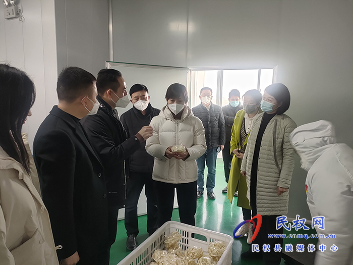 縣委常委、副縣長(zhǎng)于茜檢查春節(jié)節(jié)前食品安全工作