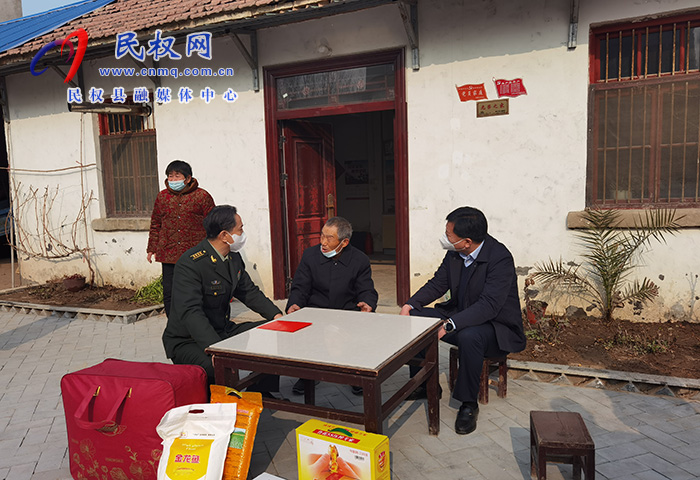 市委常委、軍分區(qū)政委朱洲到民走訪慰問老黨員和困難黨員