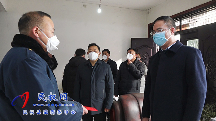 縣委常委、常務(wù)副縣長王景義走訪慰問困難群眾和“三屬人員