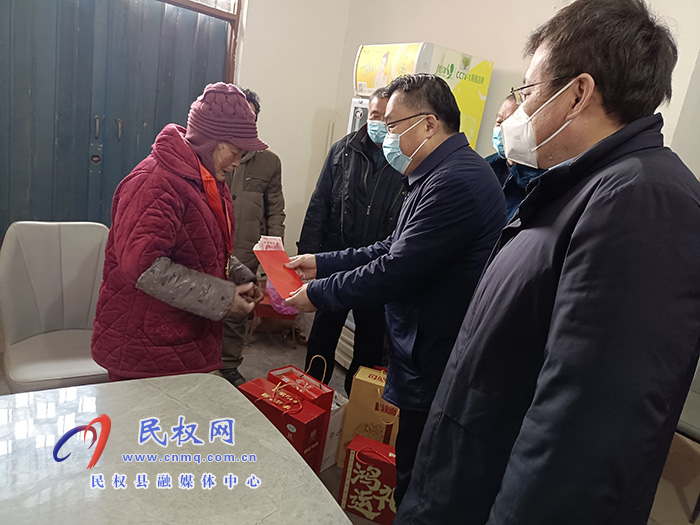 縣委常委、宣傳部長(zhǎng)、副縣長(zhǎng)畢道喜走訪慰問(wèn)困難黨員和老黨員