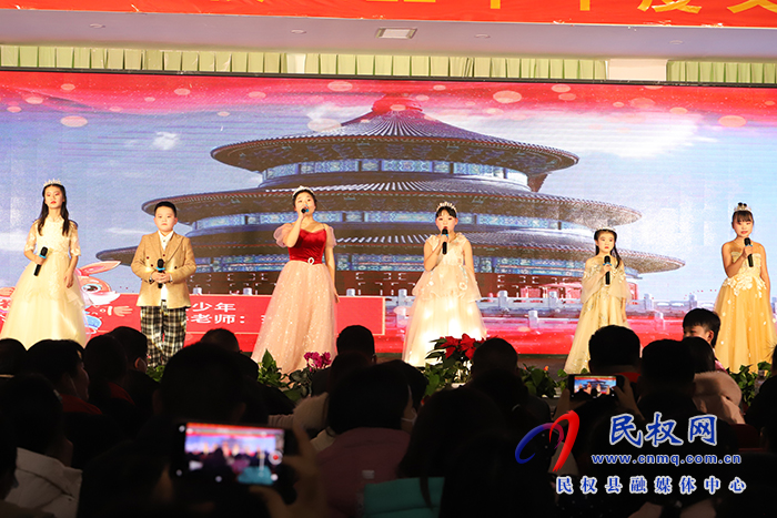 展望未來，向2023年快樂出發(fā)——民權(quán)求實學(xué)校2022年年度文藝匯演成功舉行