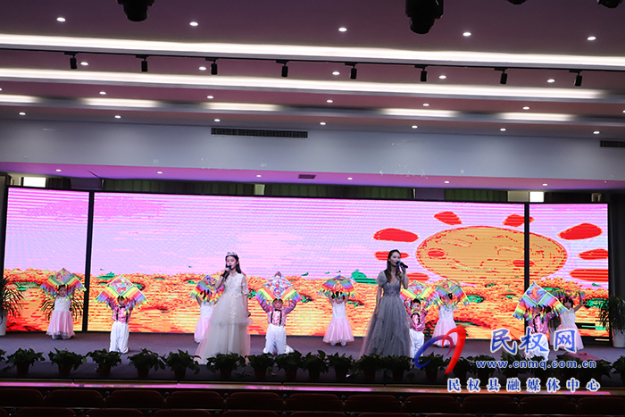 展望未來，向2023年快樂出發(fā)——民權(quán)求實學(xué)校2022年年度文藝匯演成功舉行