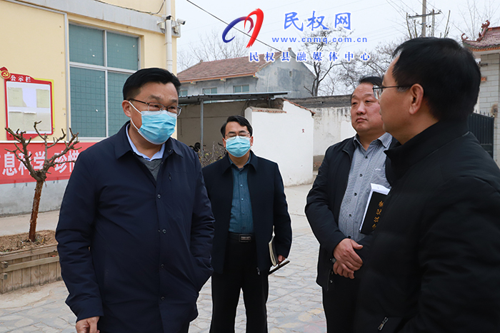 縣委常委、宣傳部長、副縣長畢道喜查看我縣2023年省重點民生實事寄宿制小學(xué)規(guī)劃情況