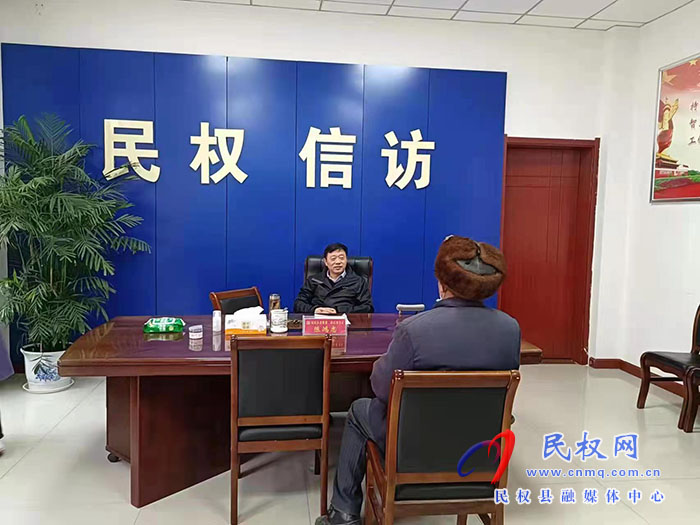 縣委常委、政法委書記陳鴻志接待來訪群眾