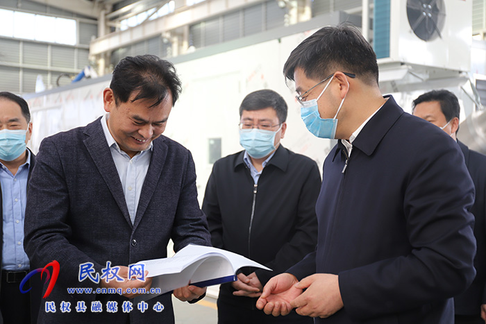 市人大常委會(huì)副主任、縣委書(shū)記張團(tuán)結(jié)開(kāi)展“企業(yè)服務(wù)日”活動(dòng)