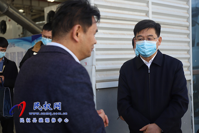 市人大常委會(huì)副主任、縣委書(shū)記張團(tuán)結(jié)開(kāi)展“企業(yè)服務(wù)日”活動(dòng)